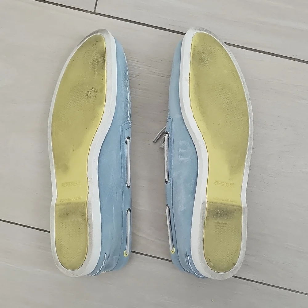 Sperry Top Sider Blue Boat Shoes with White Laces - Picture 2 of 3